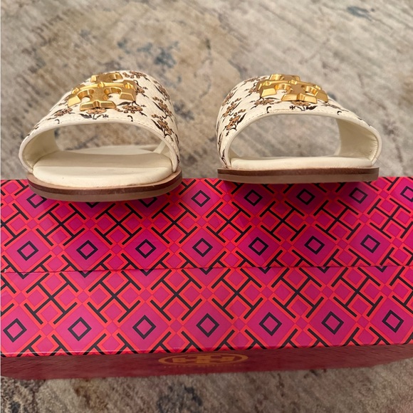 Tory Burch Everly Women's Slides in Curty Ditsy - Picture 5 of 6